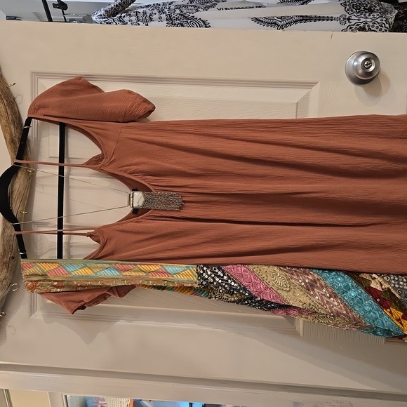 Forever 21 blouse,cold shoulder, summer,beach,dusty rose,flowy - Picture 2 of 10